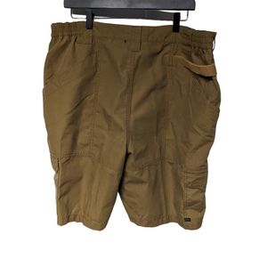 Tactical cargo shorts tundra colored 5 11